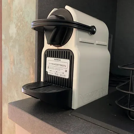 Апартамент Cozy Townhouse In The Heart Of София