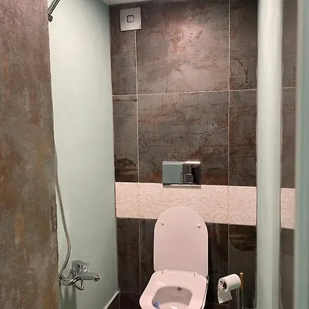 Апартамент Cozy Townhouse In The Heart Of *