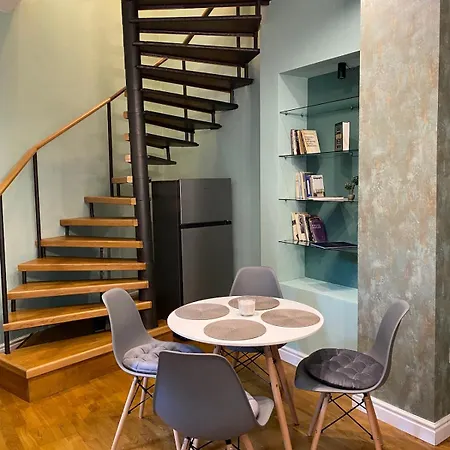 Cozy Townhouse In The Heart Of * София