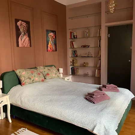 아파트 Cozy Townhouse In The Heart Of 소피아