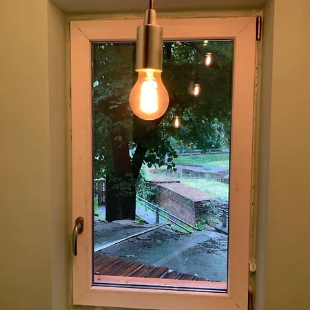 Cozy Townhouse In The Heart Of アパート